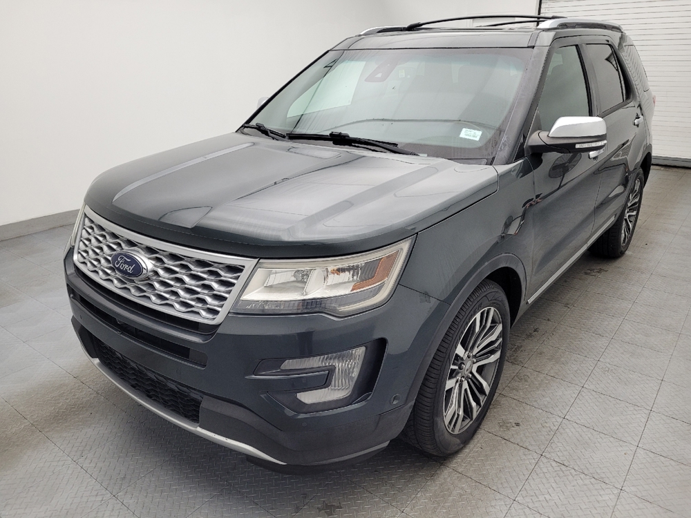 2016 Ford Explorer Platinum's photo