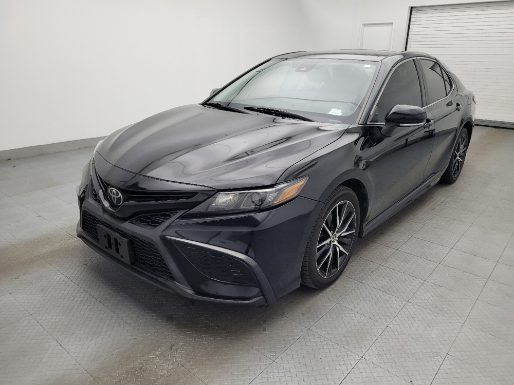 2021 Toyota Camry SE's photo