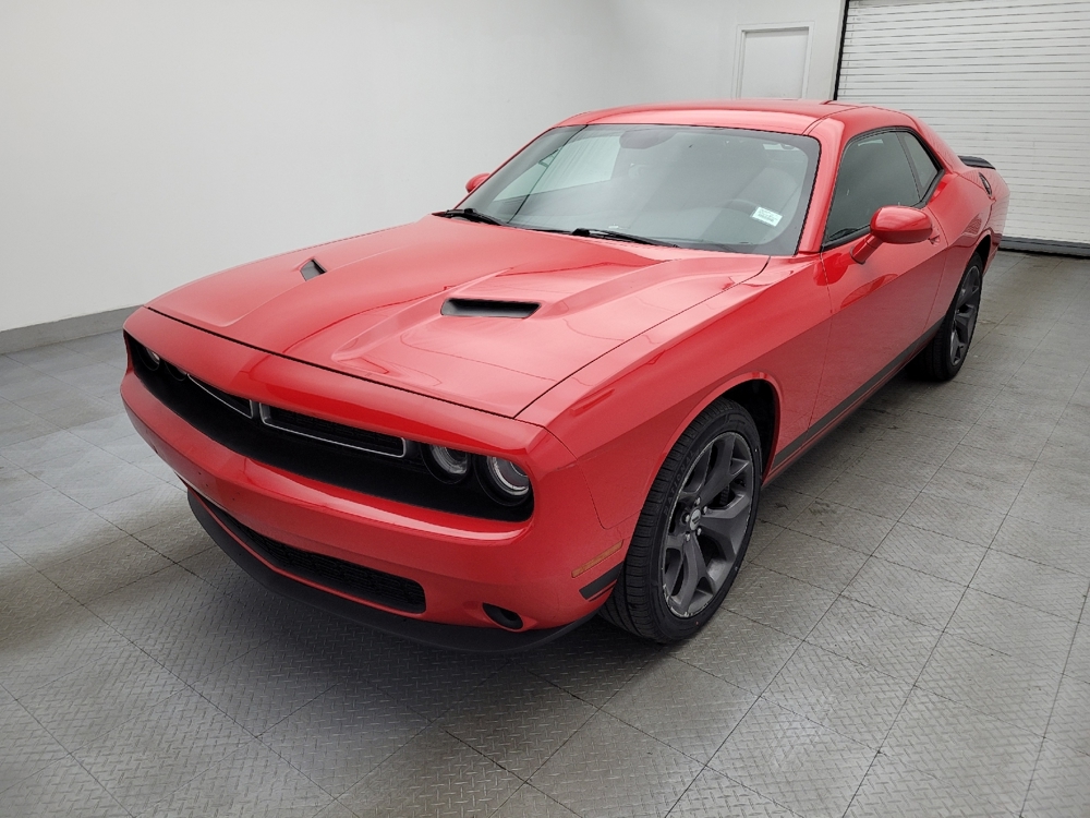 2017 Dodge Challenger SXT's photo
