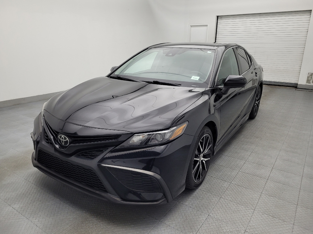 2021 Toyota Camry SE's photo