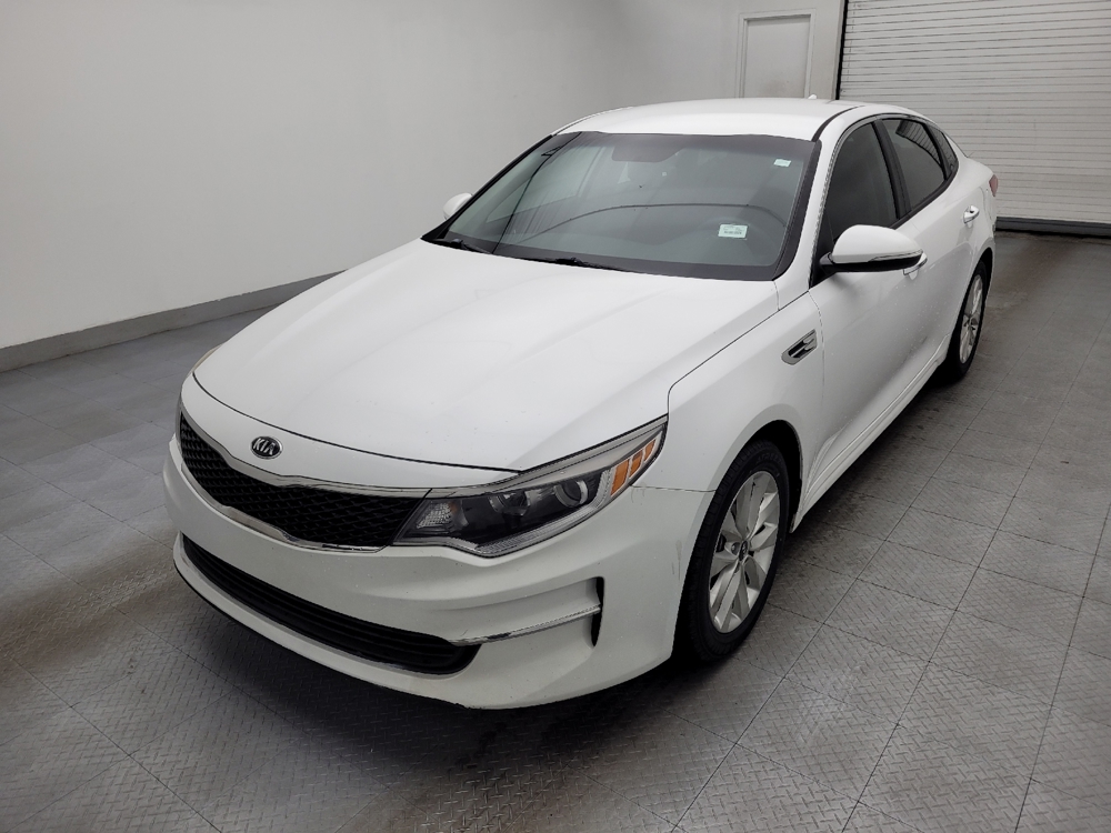 2017 Kia Optima LX's photo