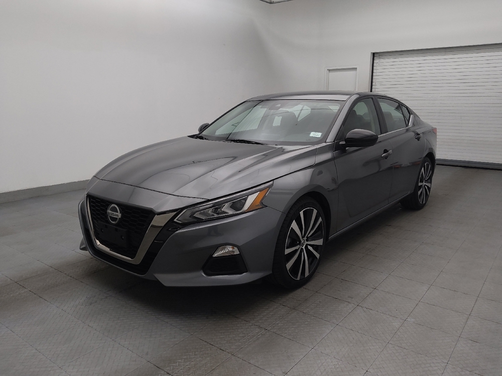 2022 Nissan Altima SR's photo