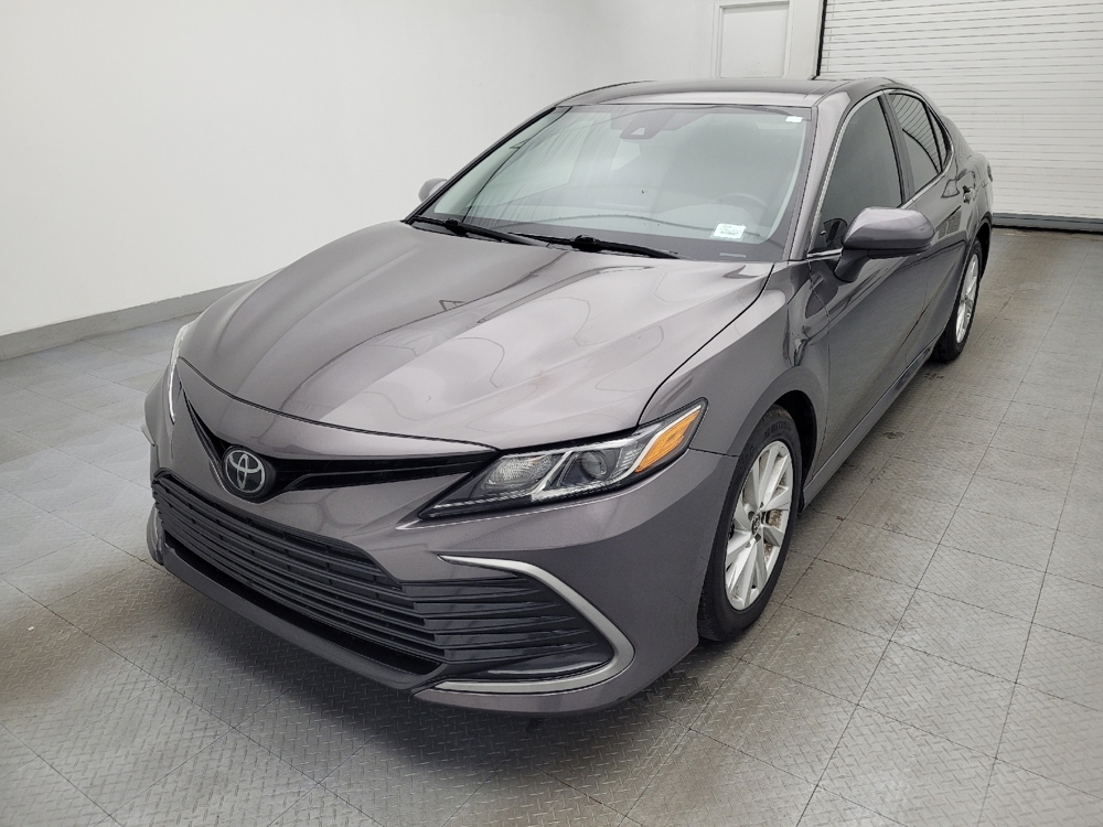 2023 Toyota Camry LE's photo