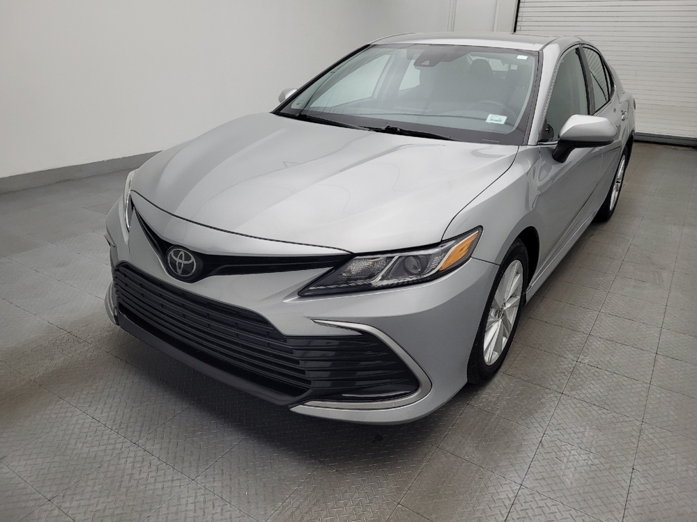 2021 Toyota Camry LE's photo