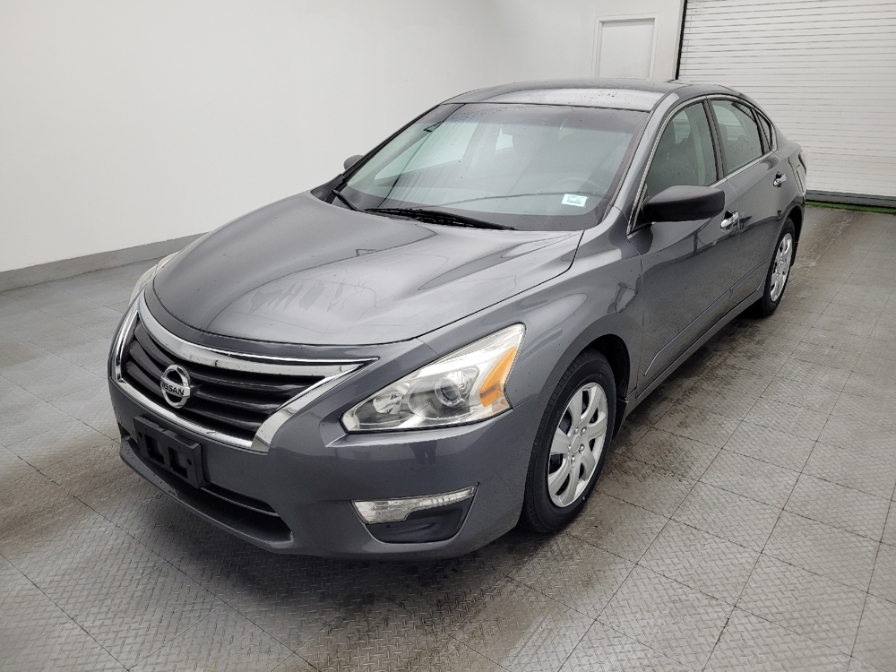 2015 Nissan Altima S's photo