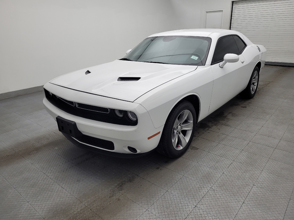 2017 Dodge Challenger SXT's photo