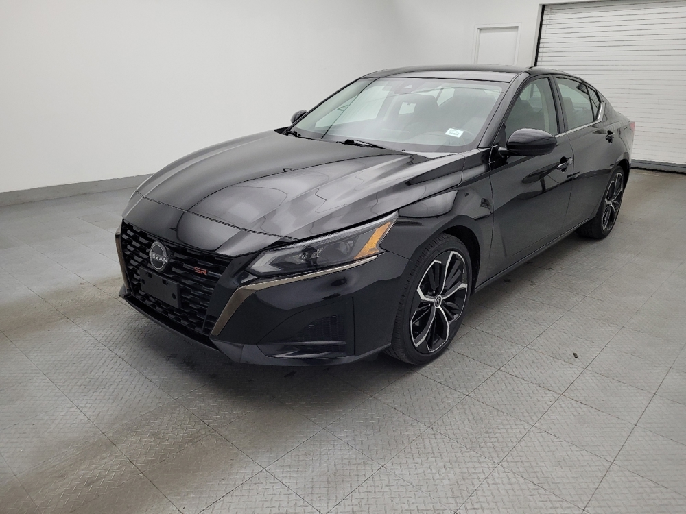 2023 Nissan Altima SR's photo
