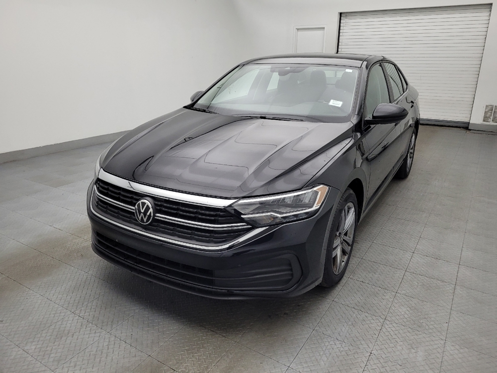 2024 Volkswagen Jetta SE's photo