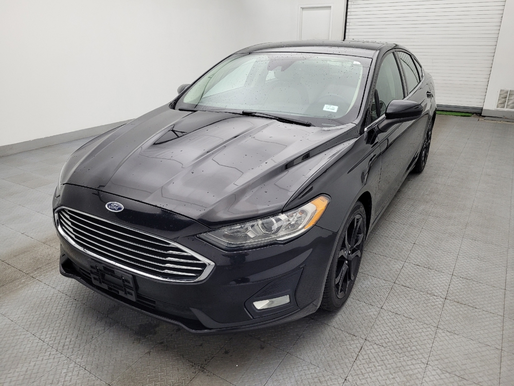 2019 Ford Fusion SE's photo
