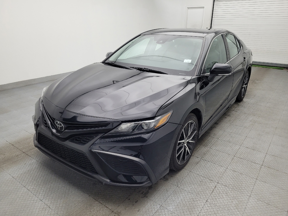 2023 Toyota Camry SE's photo