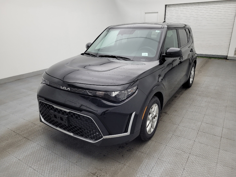 2023 Kia Soul LX's photo