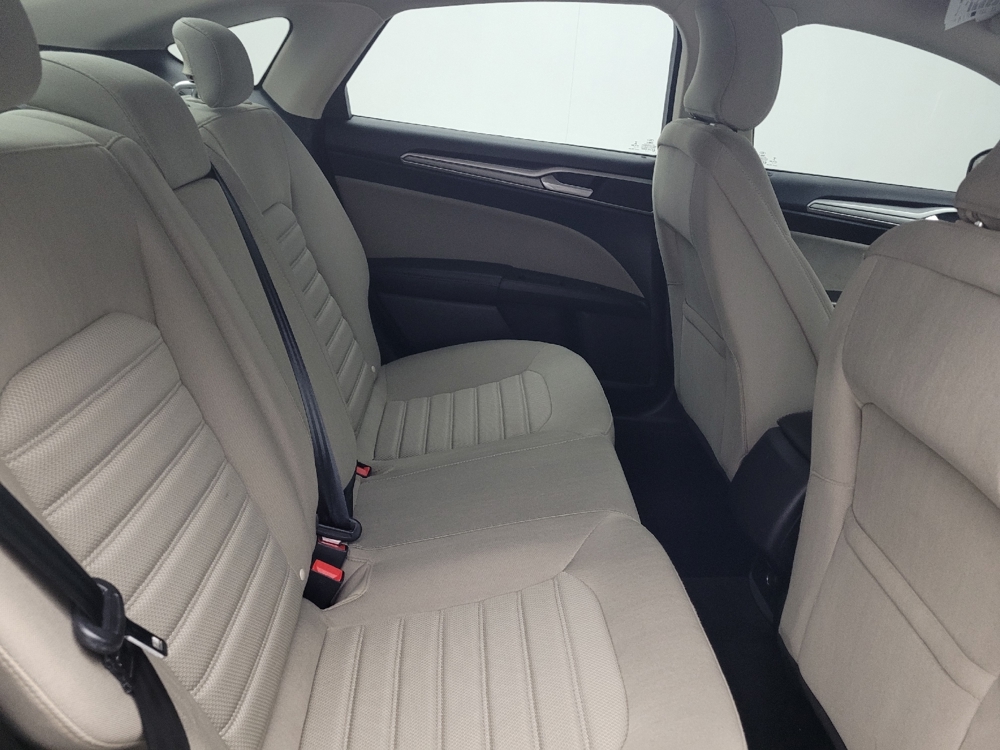 2019 Ford Fusion S - Photo 15