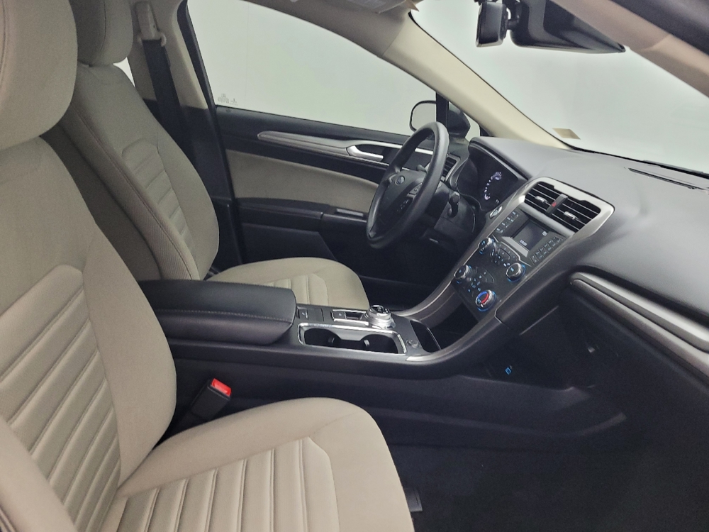 2019 Ford Fusion S - Photo 16