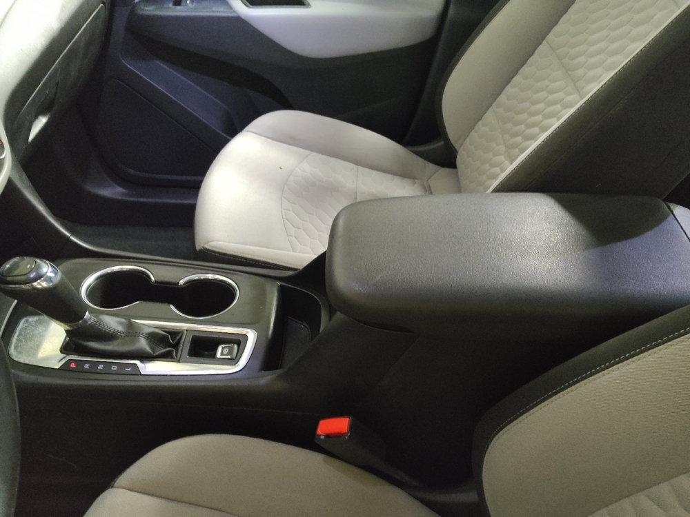 2018 Chevrolet Equinox LS - Photo 20