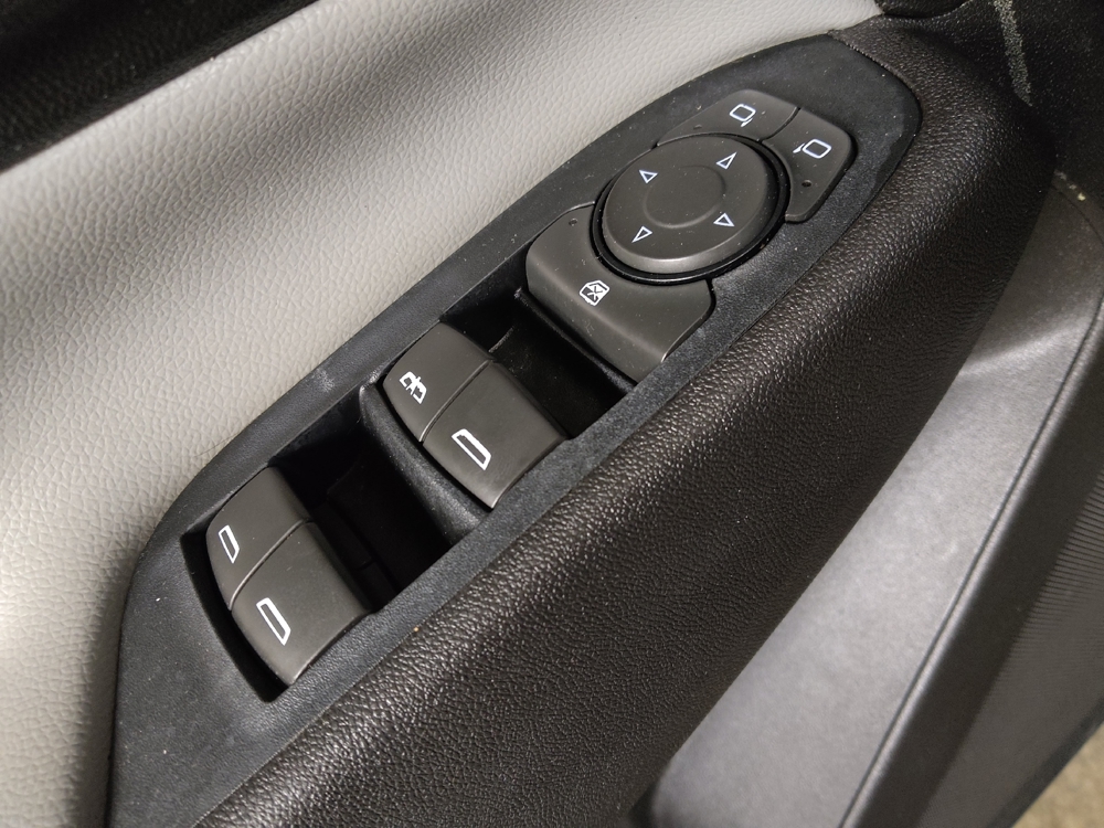 2018 Chevrolet Equinox LS - Photo 21