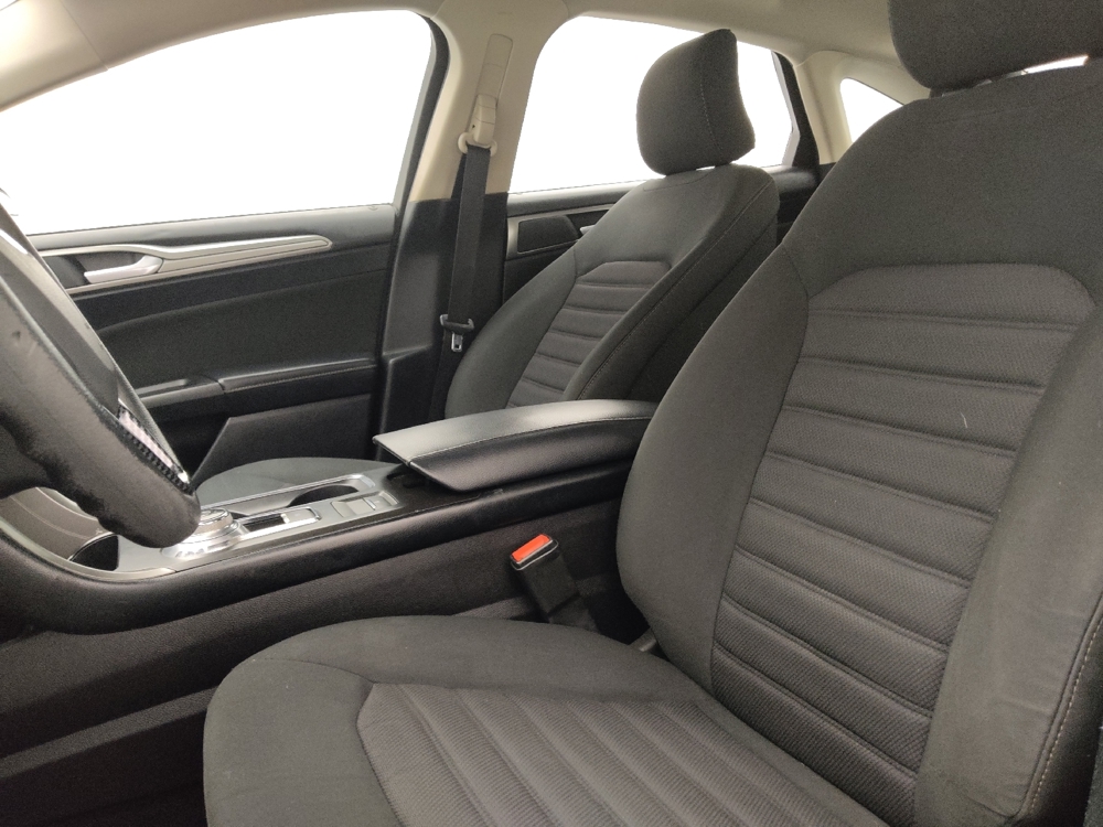 2018 Ford Fusion SE - Photo 13