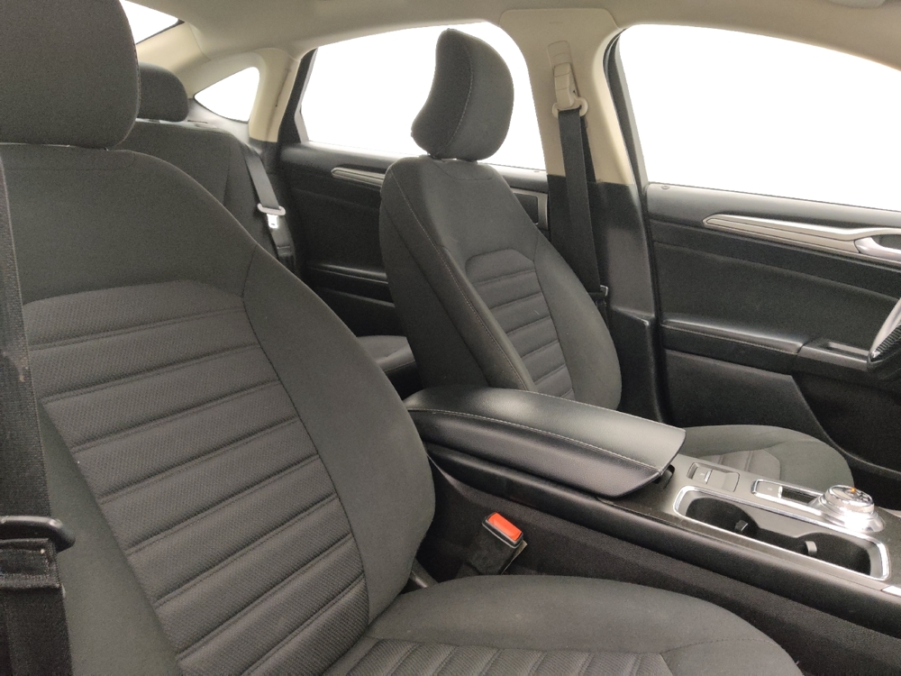 2018 Ford Fusion SE - Photo 16