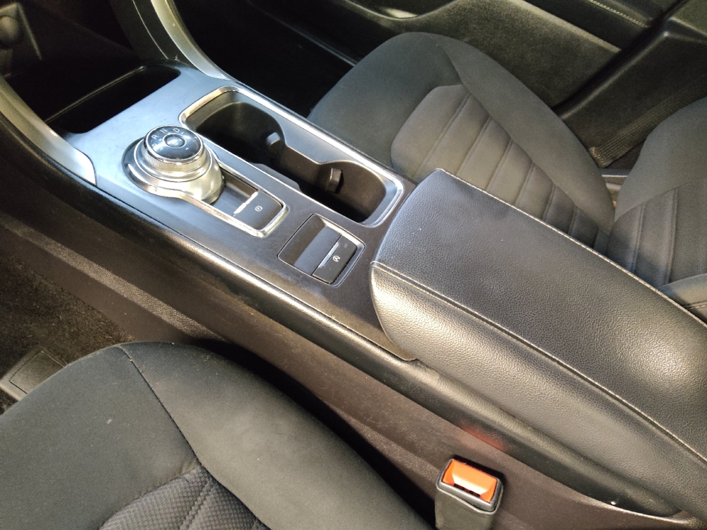 2018 Ford Fusion SE - Photo 20