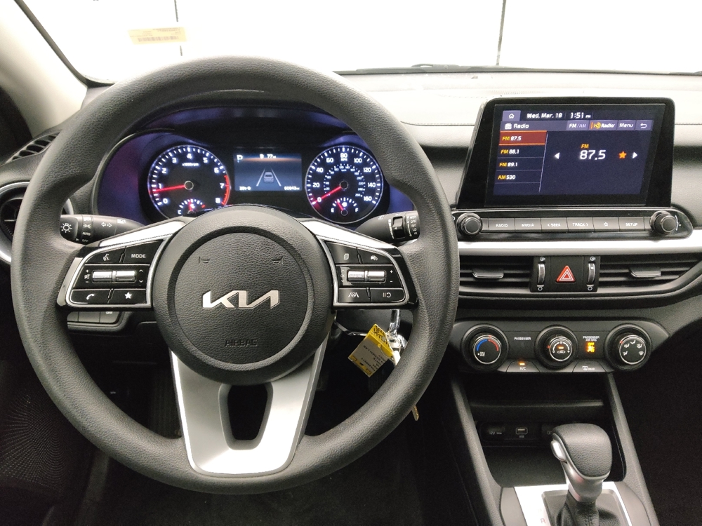 2024 Kia Forte LXS - Photo 17