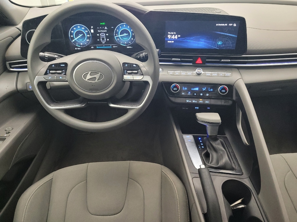 2024 Hyundai Elantra SEL - Photo 17