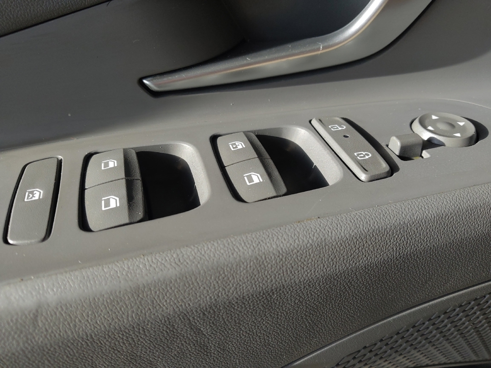 2024 Hyundai Elantra SEL - Photo 21