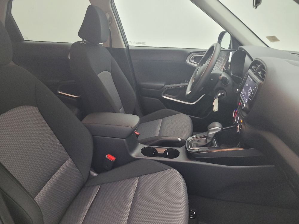 2025 Kia Soul LX - Photo 16