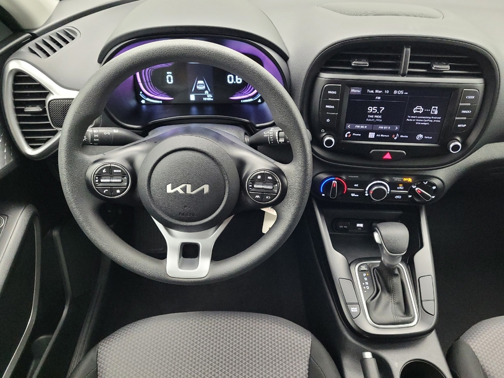 2025 Kia Soul LX - Photo 17