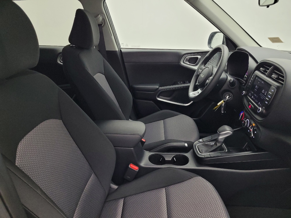 2025 Kia Soul LX - Photo 16
