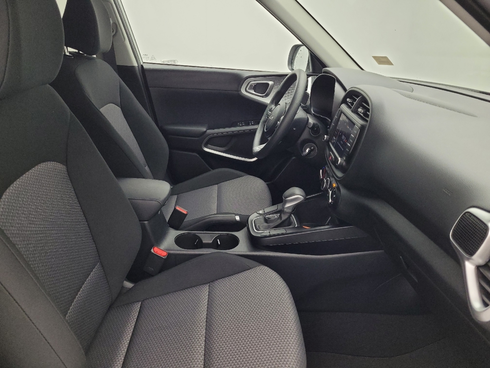 2025 Kia Soul LX - Photo 16
