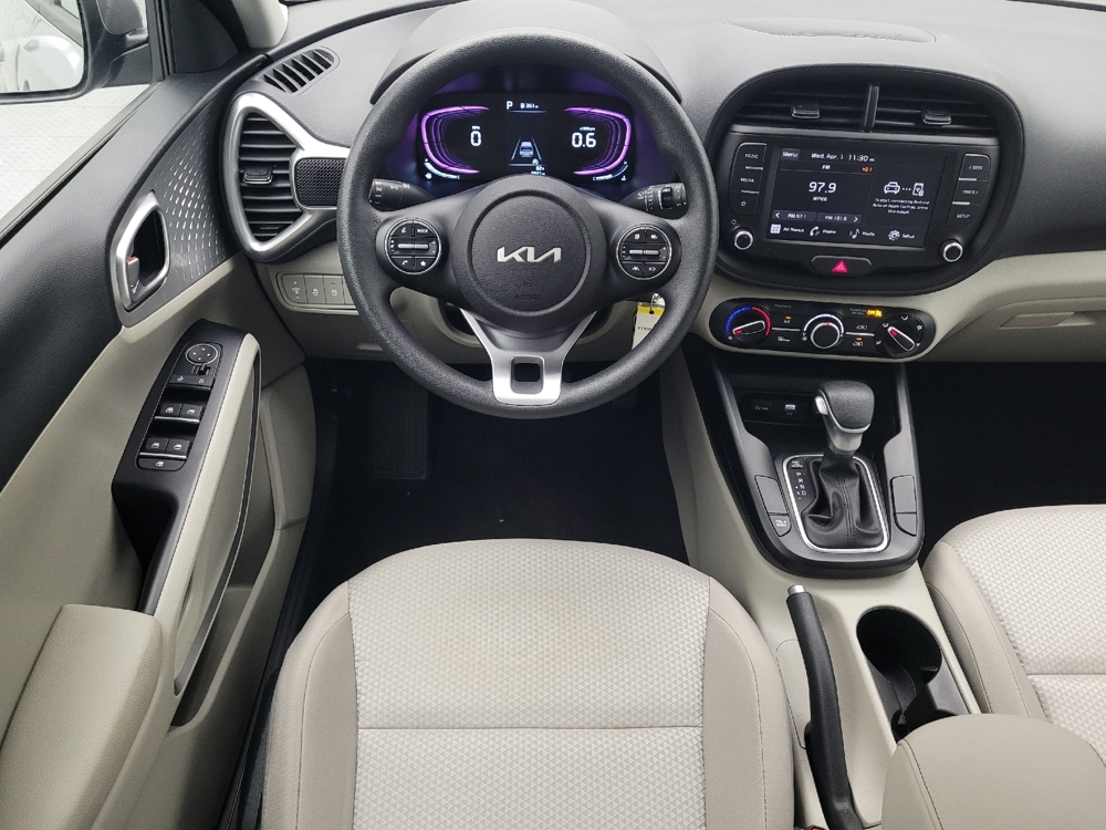 2025 Kia Soul LX - Photo 17