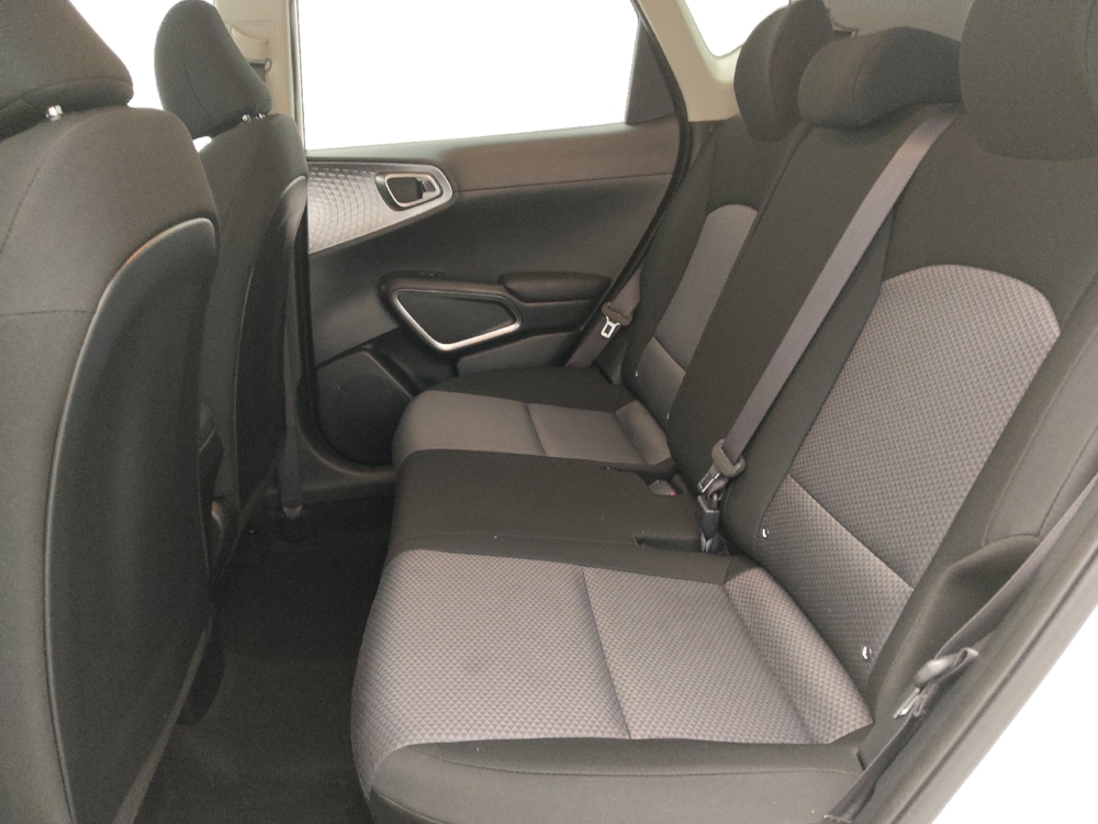2025 Kia Soul LX - Photo 14
