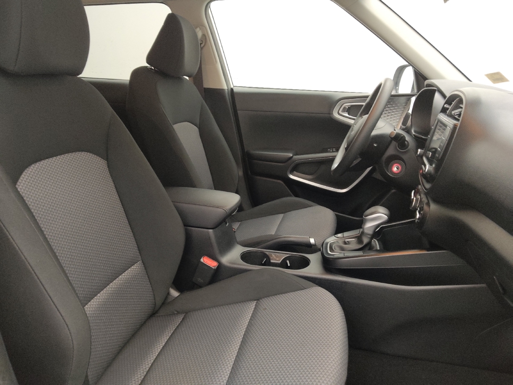 2025 Kia Soul LX - Photo 16