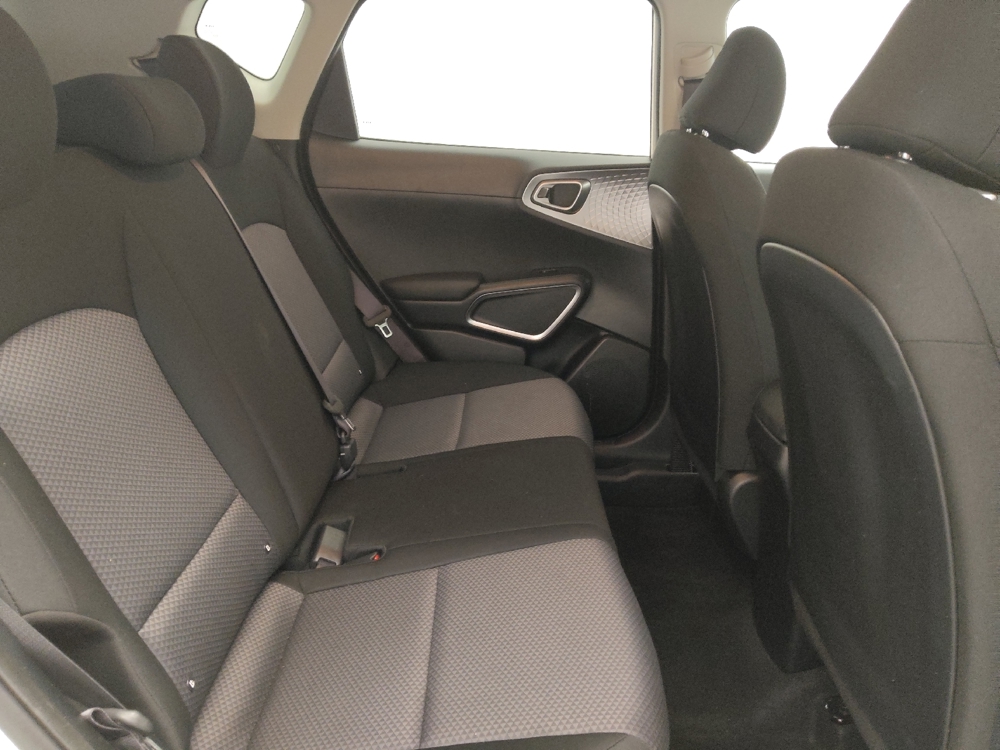2025 Kia Soul LX - Photo 15