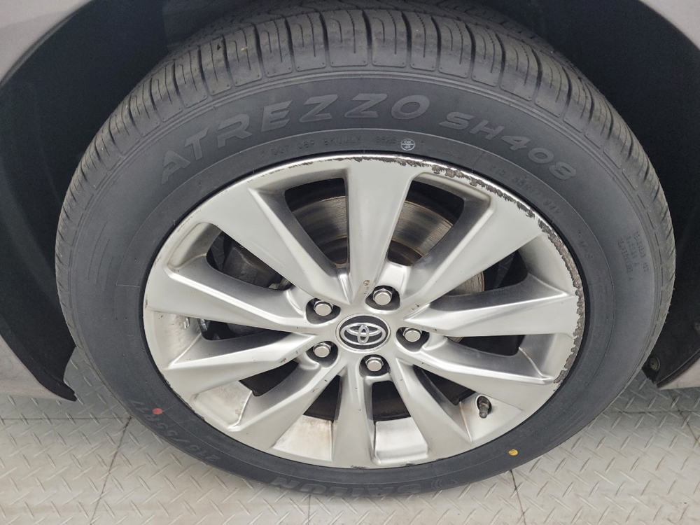 2016 Toyota Camry XLE - Photo 24