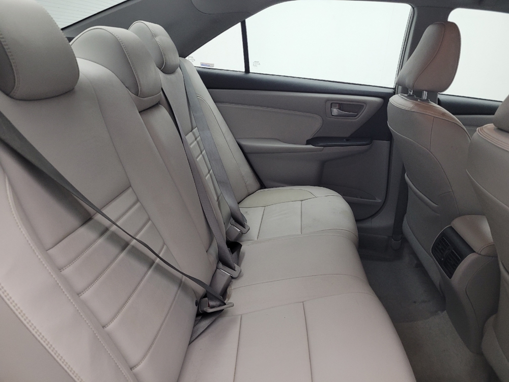 2016 Toyota Camry XLE - Photo 15