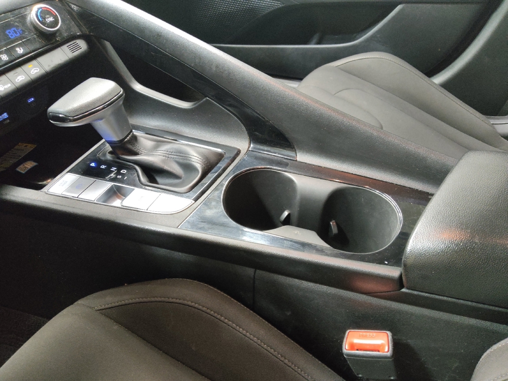 2024 Hyundai Elantra Blue - Photo 20