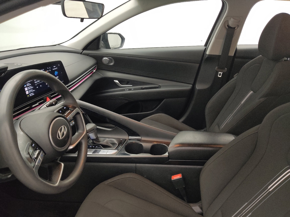 2024 Hyundai Elantra Blue - Photo 13