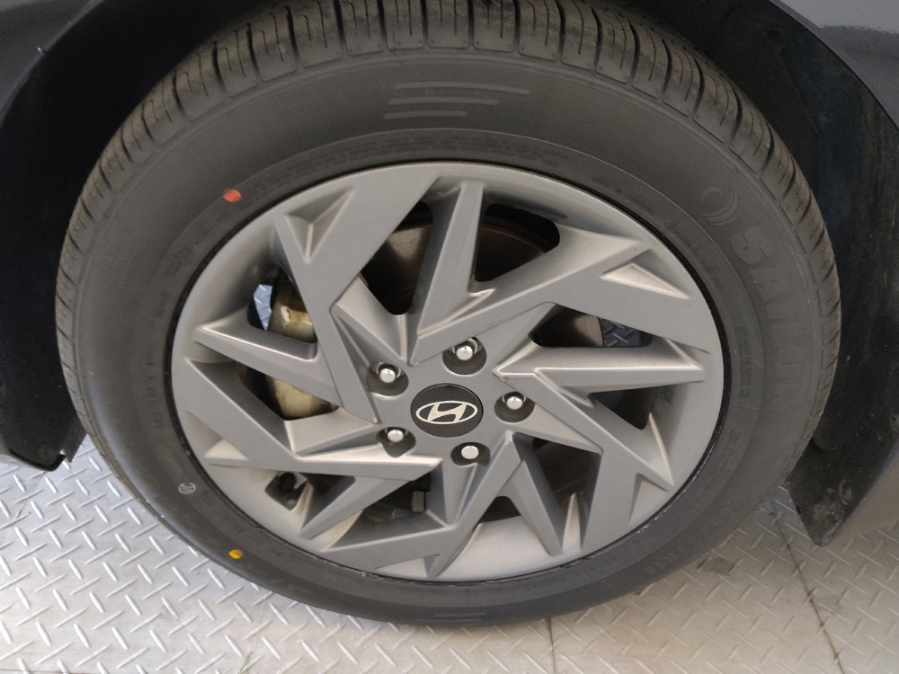 2024 Hyundai Elantra Blue - Photo 24