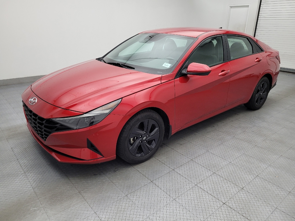 2023 Hyundai Elantra SEL - Photo 2