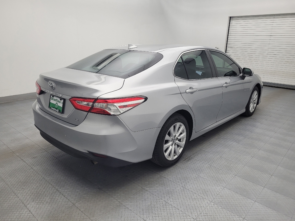 2019 Toyota Camry LE - Photo 7