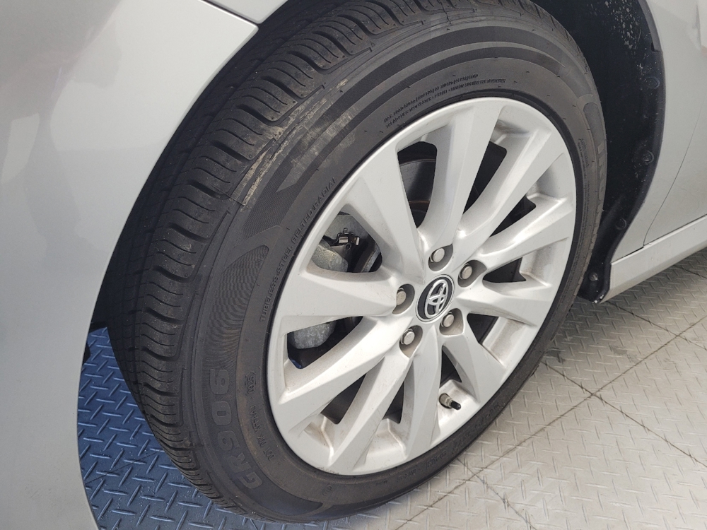 2019 Toyota Camry LE - Photo 24