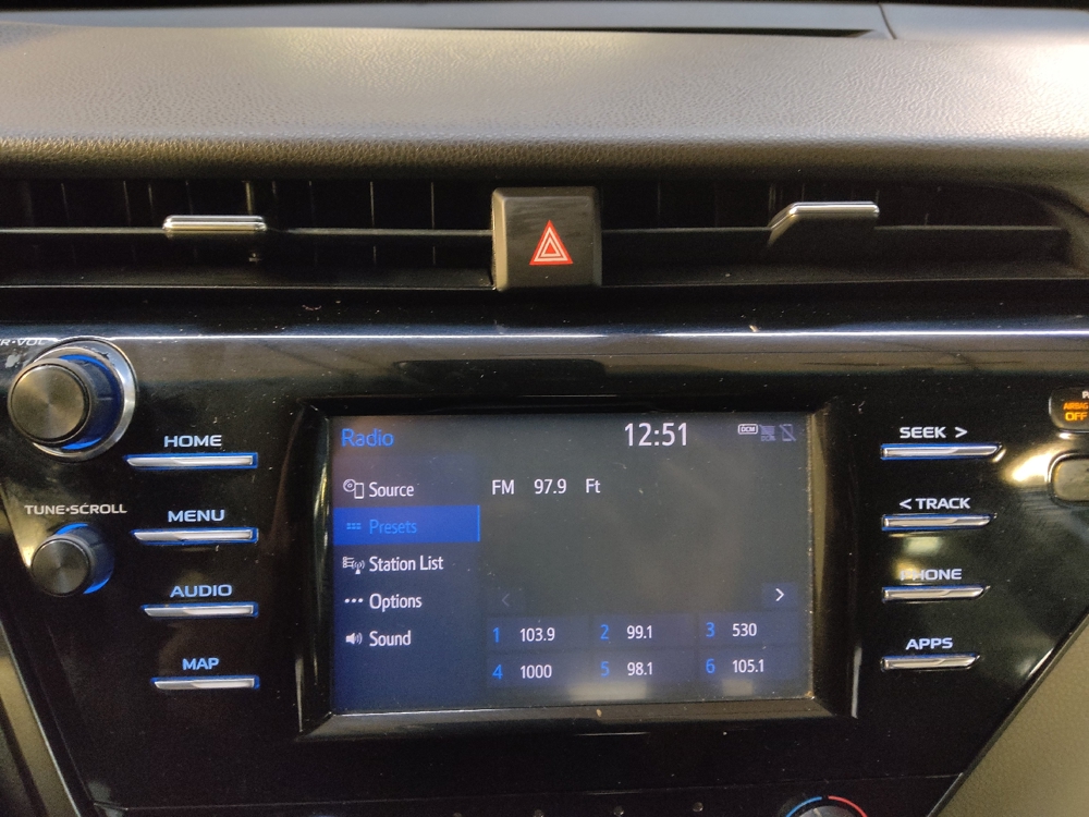 2019 Toyota Camry LE - Photo 19
