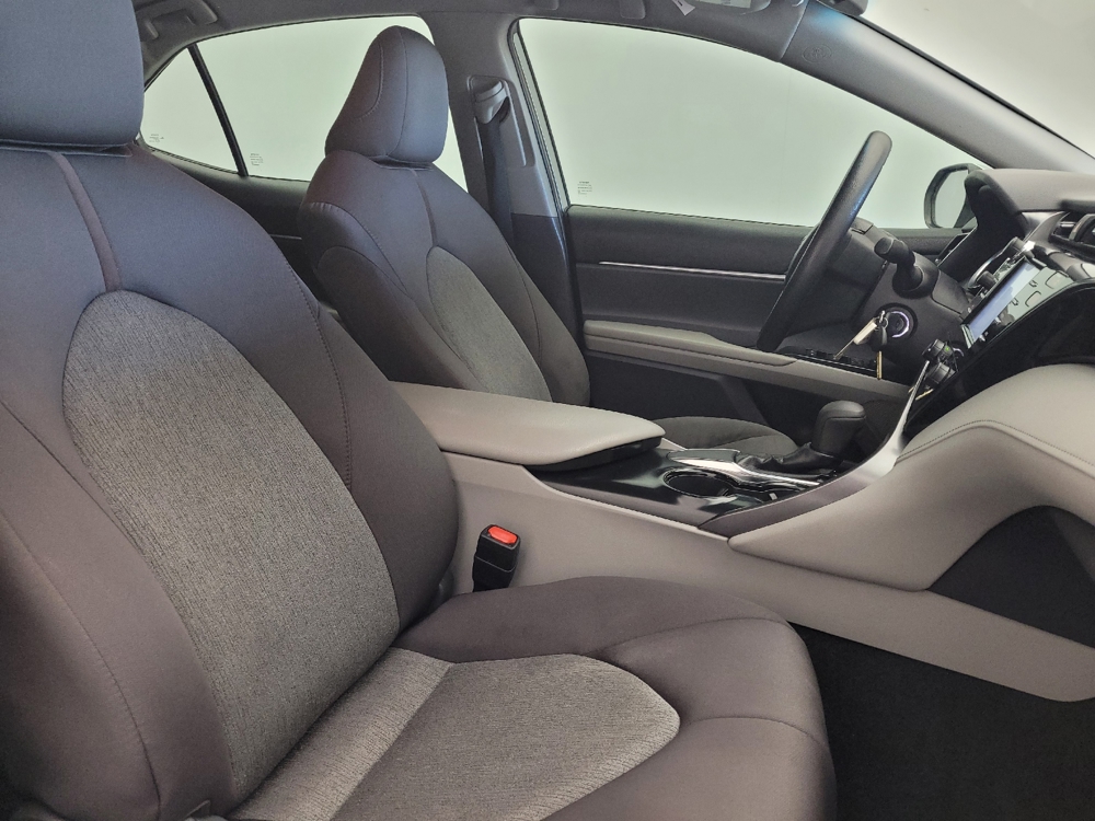 2019 Toyota Camry LE - Photo 16