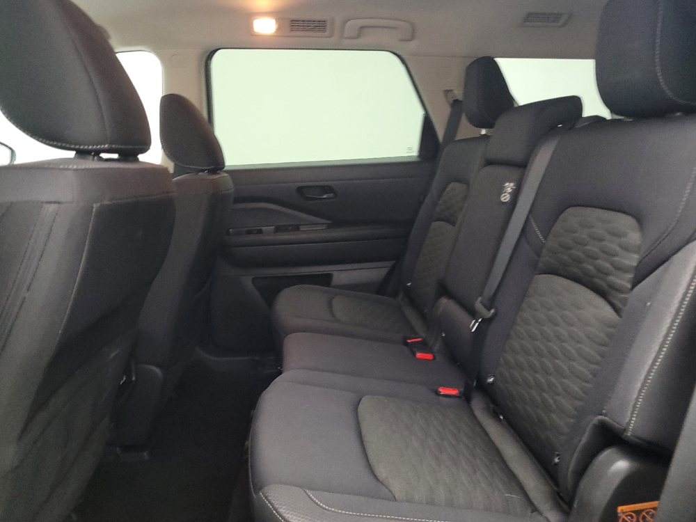 2023 Nissan Pathfinder SV - Photo 14