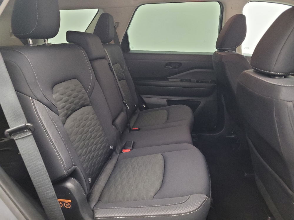 2023 Nissan Pathfinder SV - Photo 15
