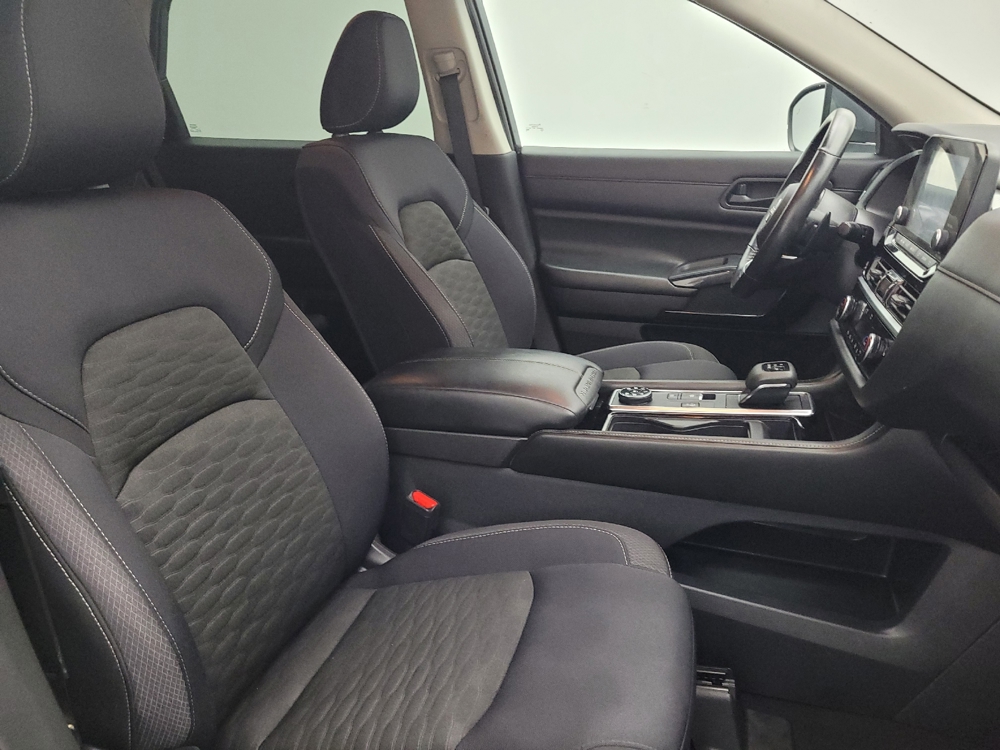 2023 Nissan Pathfinder SV - Photo 16