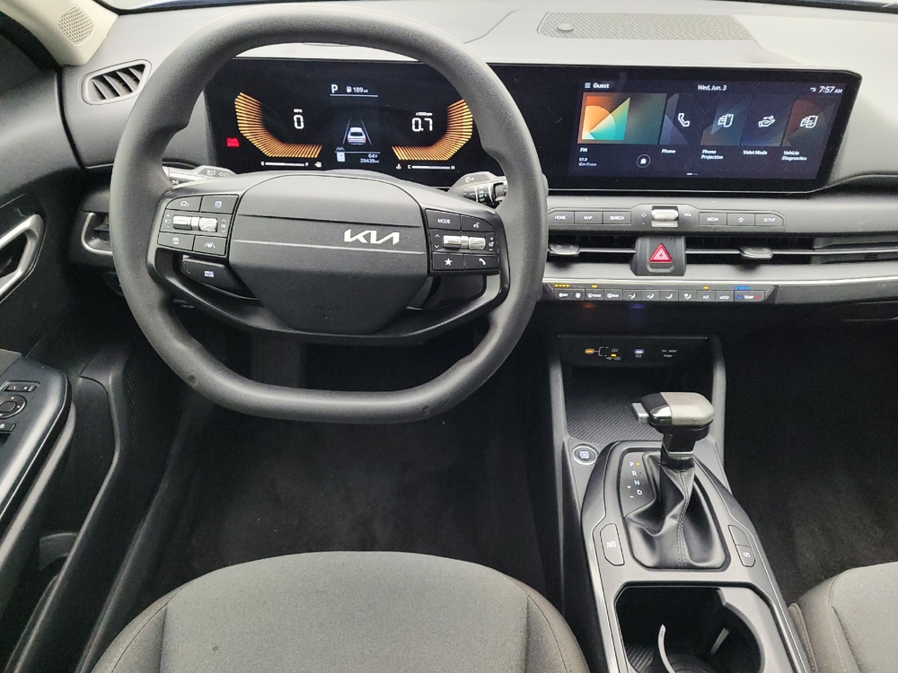 2025 Kia K4 LXS - Photo 17