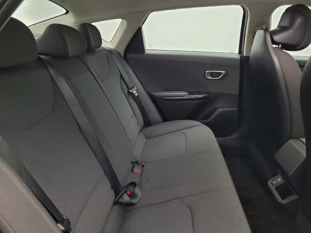 2025 Kia K4 LXS - Photo 15