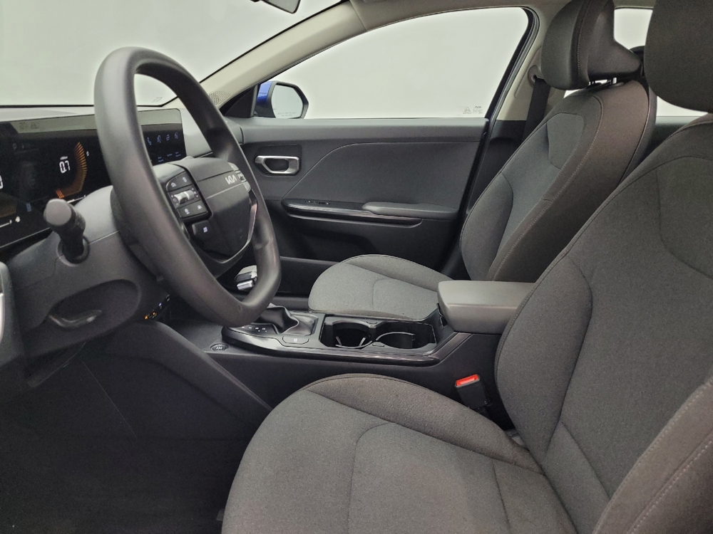 2025 Kia K4 LXS - Photo 13