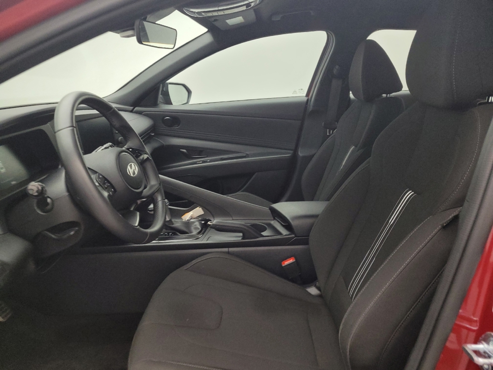 2025 Hyundai Elantra SEL - Photo 13